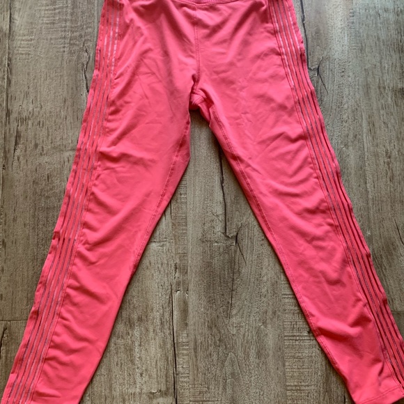 Pink Victoria’s Secret Ultimate Legging - Picture 2 of 8